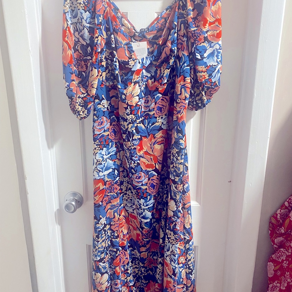 Curve blue floral split hem sweetheart mini dress